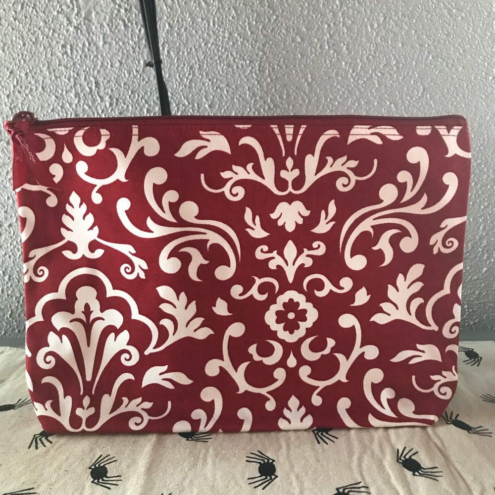 Thirty one zipper pouch NWT